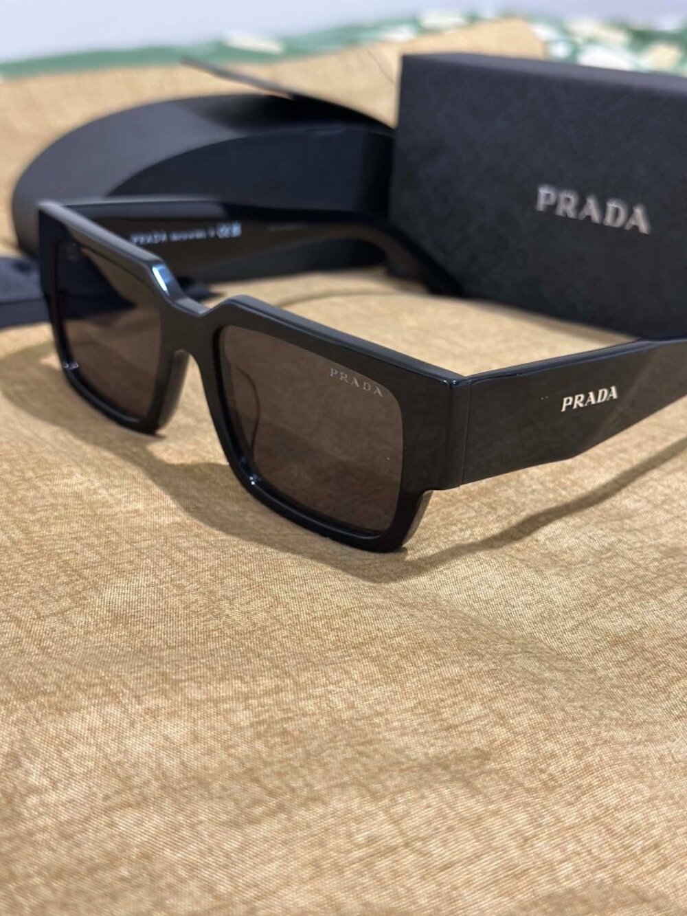 Prada Sunglasses PR B17S with original boxing and packing - Picture 2 of 4